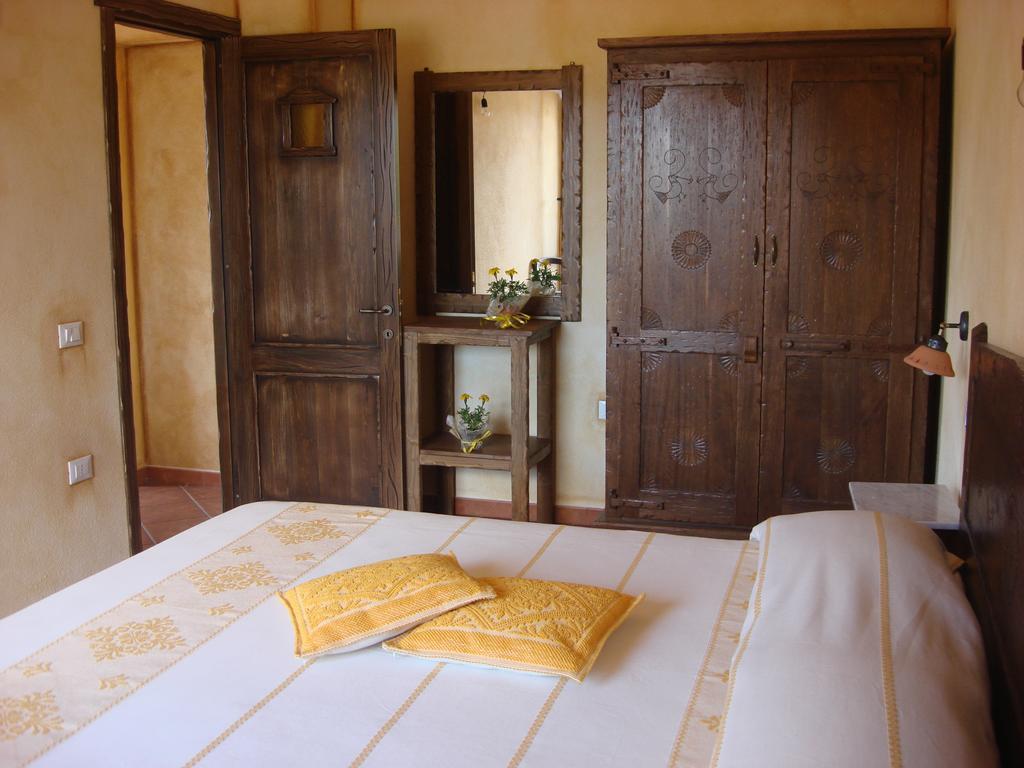 Grazia Deledda Bed and Breakfast Galtellì Eksteriør billede